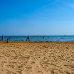 80m From The - Beahost Μπιμπιόνε