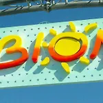 80m From The - Beahost * Μπιμπιόνε